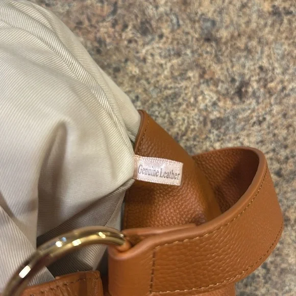 Laggo Taylor Pebbled Purse Cognac  Leather Front Zipper Pocket Shoulder Strap - Picture 12 of 12